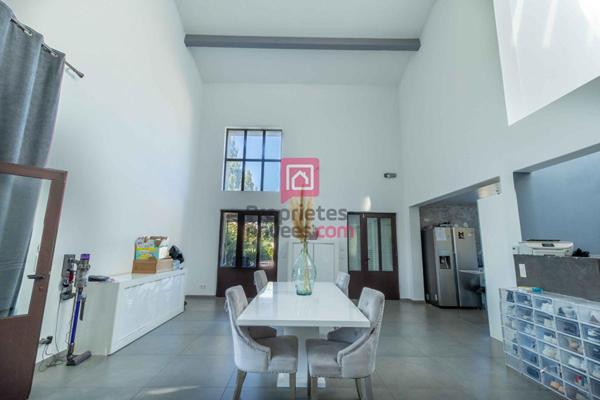 Le Pontet 84130: Villa avec piscine 4 chambres 240 m2, 1200m2 de terrain