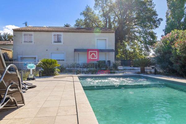 Le Pontet 84130: Villa avec piscine 4 chambres 240 m2, 1200m2 de terrain