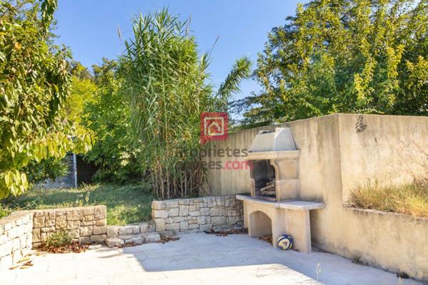 Le Pontet 84130: Villa avec piscine 4 chambres 240 m2, 1200m2 de terrain