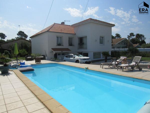 Maison familiale avec jardin de 1 000 m², piscine et espace indépendant