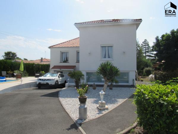 Maison familiale avec jardin de 1 000 m², piscine et espace indépendant