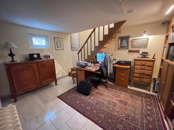 Maison familiale avec jardin de 1 000 m², piscine et espace indépendant