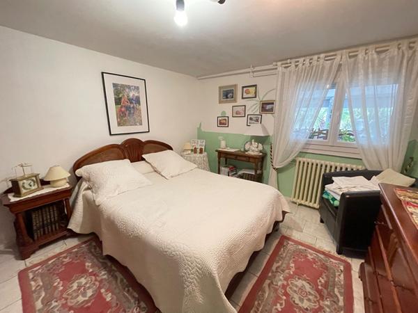 Maison familiale avec jardin de 1 000 m², piscine et espace indépendant