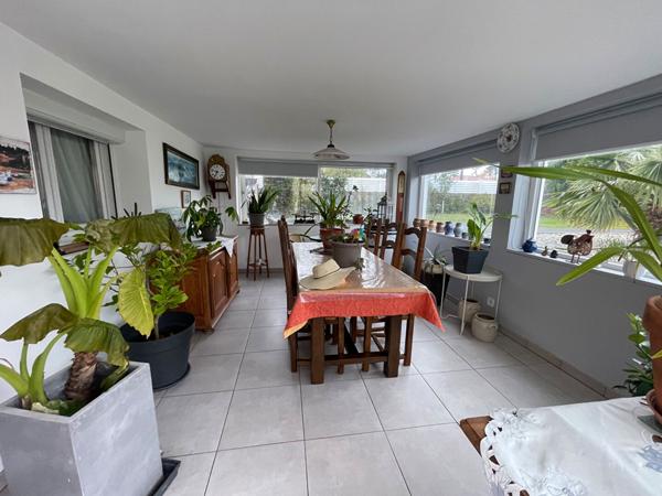 Maison familiale avec jardin de 1 000 m², piscine et espace indépendant