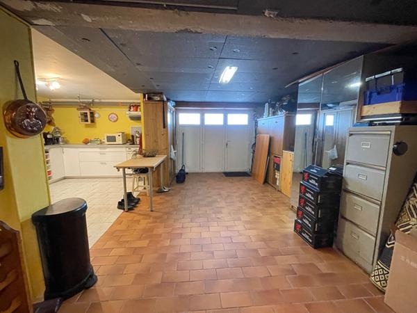 Maison familiale avec jardin de 1 000 m², piscine et espace indépendant