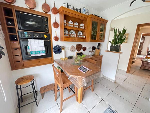 Maison familiale avec jardin de 1 000 m², piscine et espace indépendant