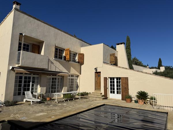 Villeneuve-lès-Avignon (30400) Villa avec vue
