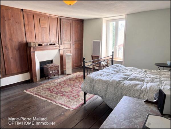 Maison de ville habitable de suite de 10 pièces BOURGANEUF (23)