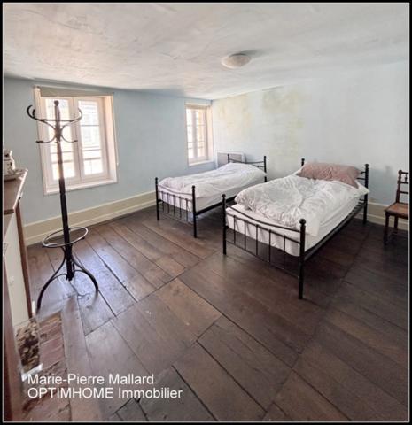 Maison de ville habitable de suite de 10 pièces BOURGANEUF (23)