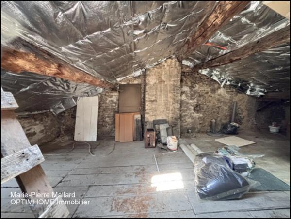 Maison de ville habitable de suite de 10 pièces BOURGANEUF (23)