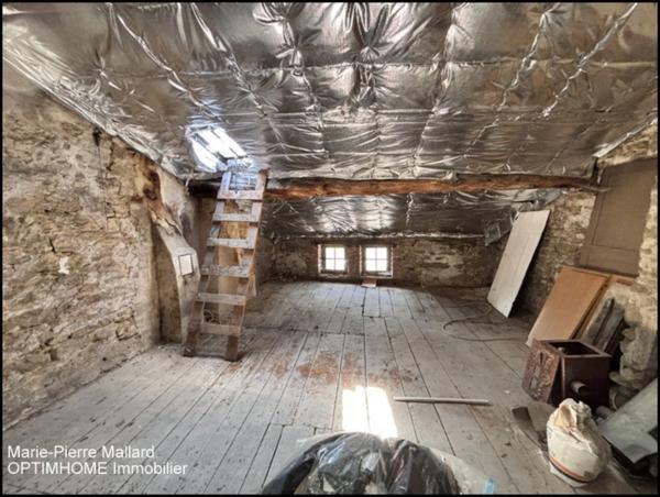 Maison de ville habitable de suite de 10 pièces BOURGANEUF (23)