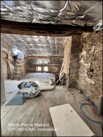 Maison de ville habitable de suite de 10 pièces BOURGANEUF (23)