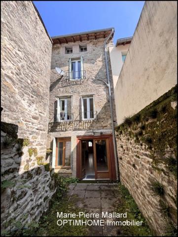 Maison de ville habitable de suite de 10 pièces BOURGANEUF (23)