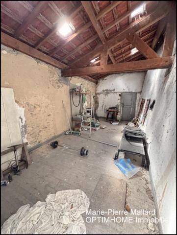 Maison de ville habitable de suite de 10 pièces BOURGANEUF (23)