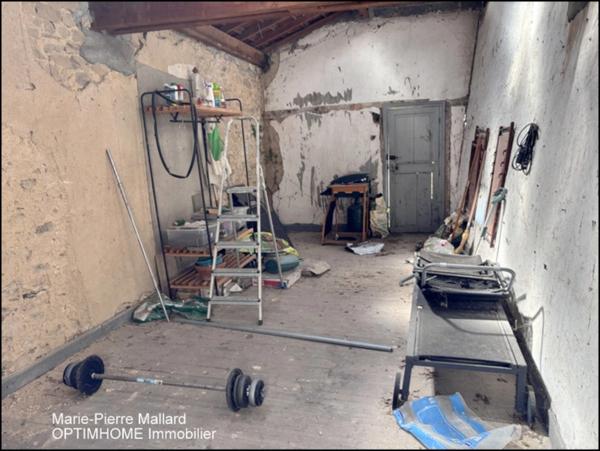 Maison de ville habitable de suite de 10 pièces BOURGANEUF (23)