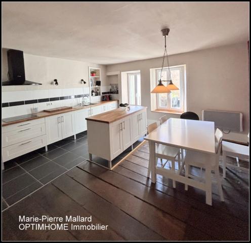 Maison de ville habitable de suite de 10 pièces BOURGANEUF (23)