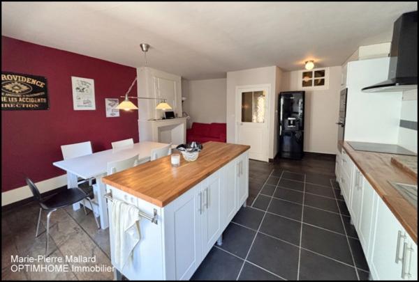 Maison de ville habitable de suite de 10 pièces BOURGANEUF (23)
