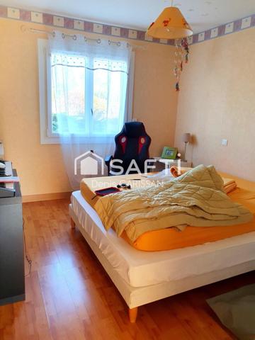 Maison 7 pièces plain-pied + piscine + garage + carport