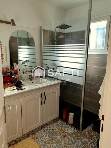 Maison 7 pièces plain-pied + piscine + garage + carport