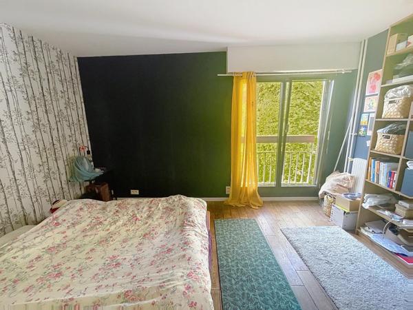 APPARTEMENT T4 DE 74m2 A 3 MN A PIED DU RER C