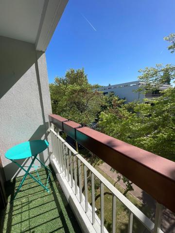 APPARTEMENT T4 DE 74m2 A 3 MN A PIED DU RER C