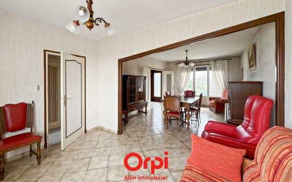 Maison à vendre    5 pièces •  Estivareilles