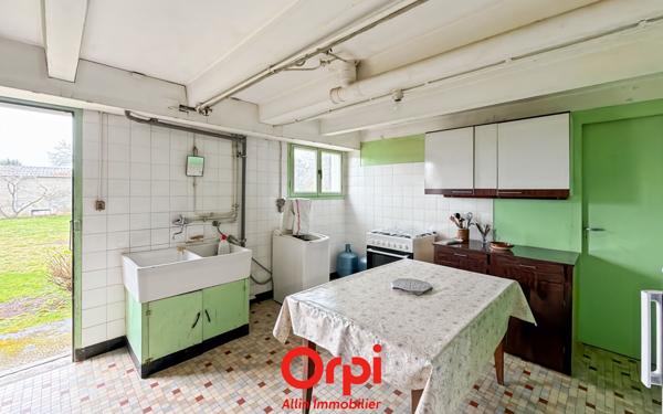 Maison à vendre    5 pièces •  Estivareilles