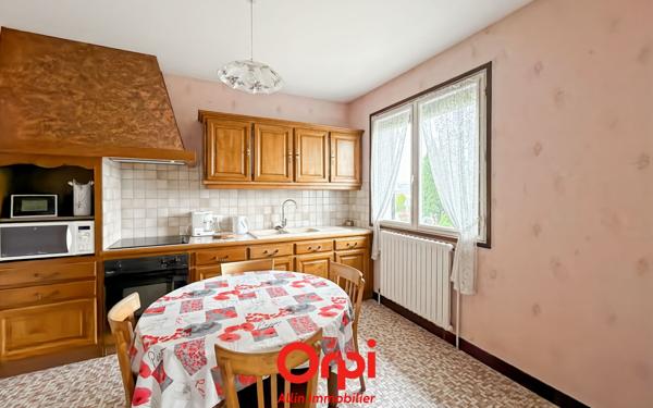 Maison à vendre    5 pièces •  Estivareilles