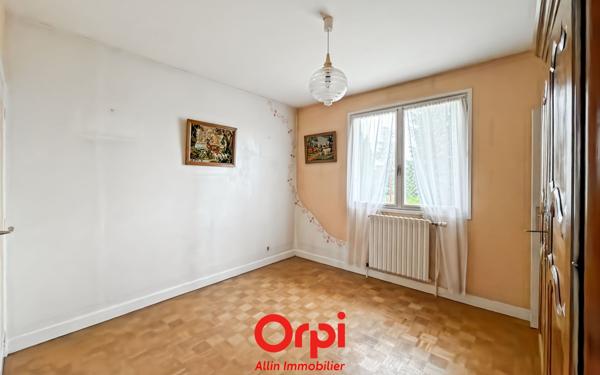 Maison à vendre    5 pièces •  Estivareilles