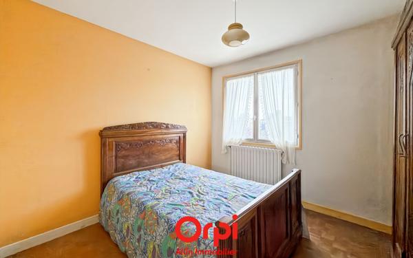 Maison à vendre    5 pièces •  Estivareilles