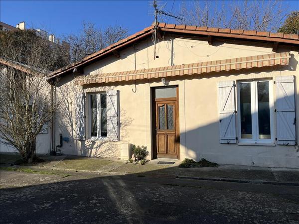 Maison à louer 704 € CC Toulouse 3 p 61 m² DPE E