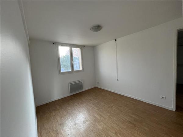 Maison à louer 704 € CC Toulouse 3 p 61 m² DPE E