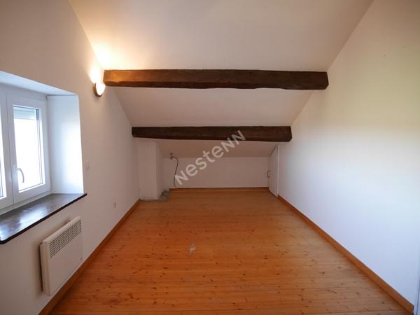 Oytier Saint Oblas, grand T2 en duplex