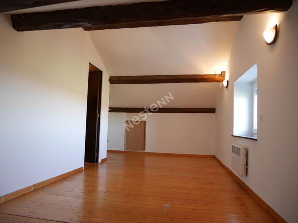 Oytier Saint Oblas, grand T2 en duplex