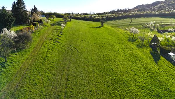 Terrain constructible de 46 ares 40 ca - libre de tout constructeur