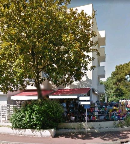 Dpt Charente Maritime (17), à vendre LA PALMYRE Local commercial