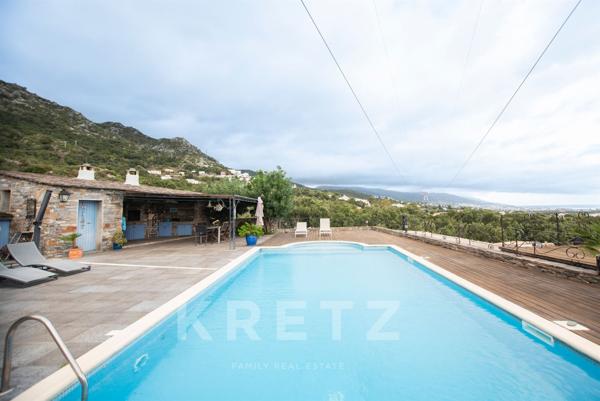 Appartement Duplex de 220m2 - Jardin et Piscine