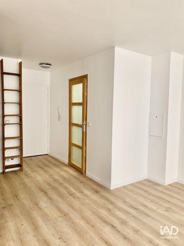 Location studio 29 m² Saint-Denis