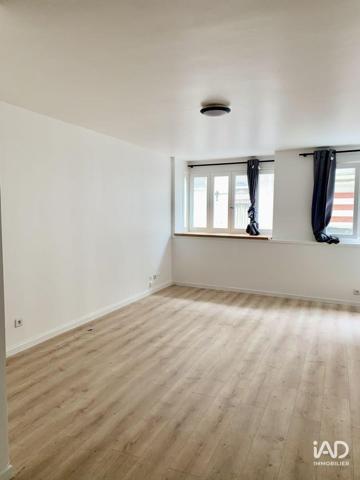 Location studio 29 m² Saint-Denis