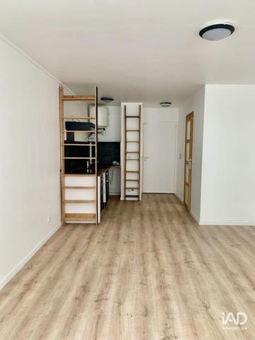 Location studio 29 m² Saint-Denis