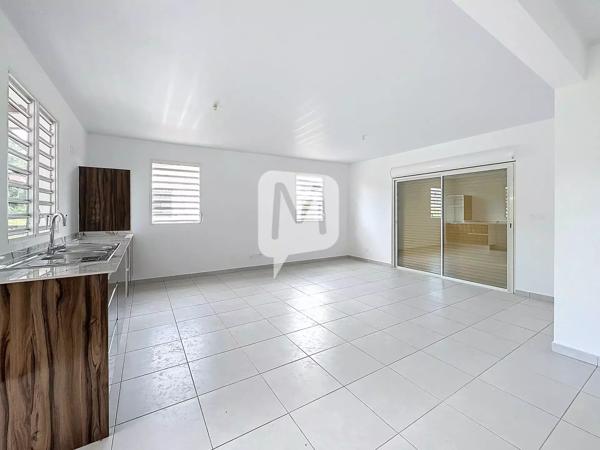 Dpt (Guyane) , à louer CAYENNE maison individuelle T3 de 67 m2 plain-pied