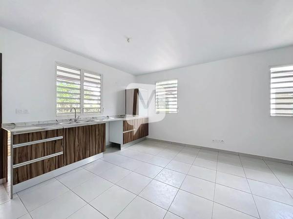 Dpt (Guyane) , à louer CAYENNE maison individuelle T3 de 67 m2 plain-pied