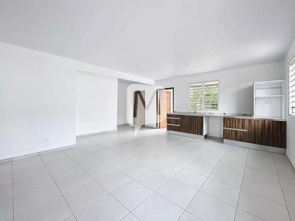 Dpt (Guyane) , à louer CAYENNE maison individuelle T3 de 67 m2 plain-pied