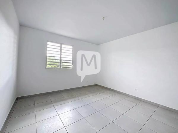 Dpt (Guyane) , à louer CAYENNE maison individuelle T3 de 67 m2 plain-pied