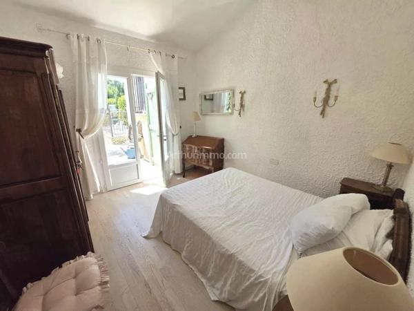 Vente                                                      Villa
                        
                     6 pièces                      185 m2                     à Draguignan