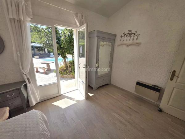 Vente                                                      Villa
                        
                     6 pièces                      185 m2                     à Draguignan