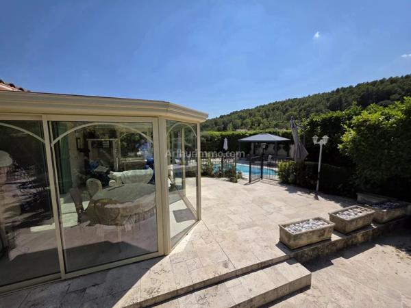 Vente                                                      Villa
                        
                     6 pièces                      185 m2                     à Draguignan