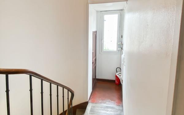 Appartement à vendre    2 pièces • 28 m2 Saint-Denis