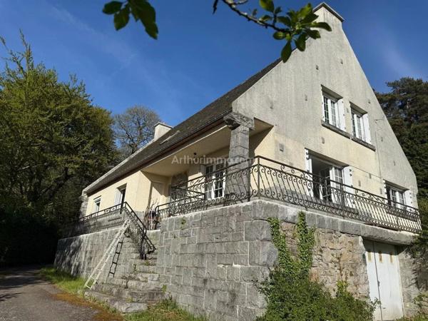 Vente                                                      Maison
                        
                                         215 m2                     à Ploumagoar