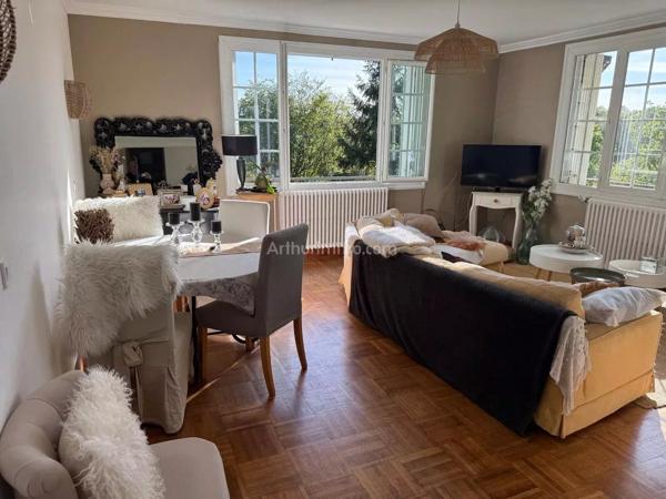 Vente                                                      Maison
                        
                                         215 m2                     à Ploumagoar